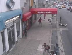 New York’taki Saldırı Güvenlik Kamerasında