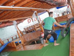 Fırtına Yolcu Teknesini Batırdı