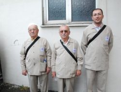 Oğlu Ve Torunuyla Hacı Olacak