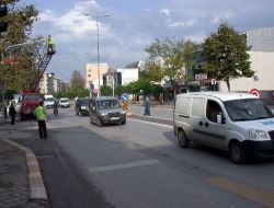 Trafiği Yavaşlattığı İçin Kapatılan Kavşak Bu Kez Trafiği Yoğunlaştırdığı Gerekçesiyle Açıldı