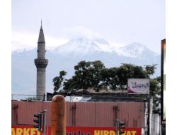Erciyes Dağı’na Üçüncü Kez Kar Yağdı