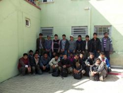 Başkale'de 25 Kaçak Yakalandı