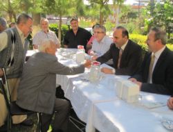 Akhisar Huzurevi Yaşlılar Günü'nde Lokma Hayrı Yaptı