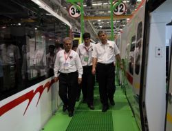 İzmir'in Yeni Vagonları Yola Çıktı!