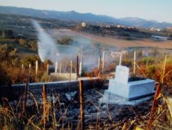 Kadirli’de Mezarlık Yandı