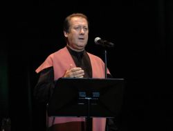 Ahmet Özhan, Belçika’da Sanatseverlerin Gönlünü Fethetti