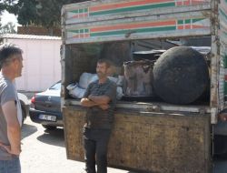 Türbenin Bakır Kazanlarını Çalıp Hurdacıya Sattılar