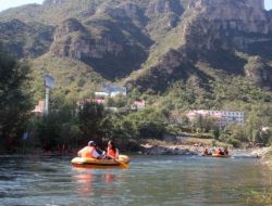 Çinliler, Tatilin Keyfini Gezerek Çıkarıyor