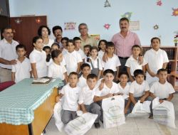 Toroslar Belediyesi 5 Bin Öğrenciye Kırtasiye Yardımı Yaptı