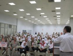 Adana’dan İlk Hac Kafilesi Yola Çıktı