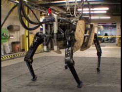 Askerlerin Yeni Yardımcısı 4 Ayaklı Robot ‘alphadog’