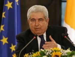 Hristofyas, İstifa Etmeyeceğini Açıkladı