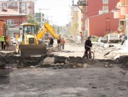 Kars Belediyesi, Alt Ve Üst Yapı Çalışmaları Devam Ediyor