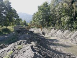 Sapanca Gölü’nü Besleyen Dereler Temizleniyor