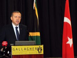 “(somali’de Patlamayı) İslam Adına Yaptığını Söyleyenin İslam'la Alakası Olamaz”