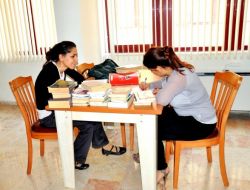 Çomü Kütüphanesi'ne 657 Kitap Bağışlandı