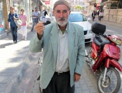 Kaybolan Engelli Oğlunu Bulmak İçin Sokak Sokak Dolaşıyor