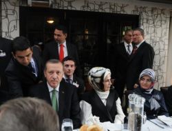 Erdoğan, Güney Afrika’daki Türk Toplumu İle Yemekte Buluştu