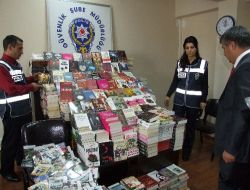 Bursa'da  Korsan Kitaplar  Toplandı