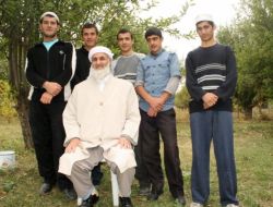 Kağızmani Parlak: Bütün İnananlar Kardeştir, Küfrü Kesife Karşı Mücadele Verelim