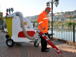 Temizlik Ekibine, Temizlik Robotları Da Katıldı