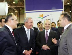 Çevre Ve Şehircilik Bakanı Bayraktar, Cebıt Bilişim Eurasia Fuarı’nı Gezdi