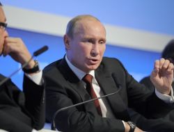 Putin: Yarım Trilyon Dolarımız Var, Risk Görmüyoruz