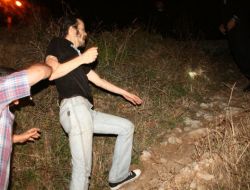 Kayalıklardan Düşen Genç Yaralandı