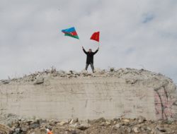 Udm Heyetinden Başbakan'a Bayraklı Teşekkür