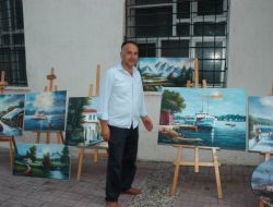 Tabelacı Ressamdan Sokak Sergisi