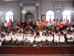 İlköğretim Öğrencileri Zafer Camii'ni Gezdi