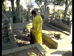 Başbakan Annesinin Defnedileceği Mezarlıkta