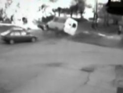 Rusya’da Takla Atan Minibüs Kameraya Yansıdı