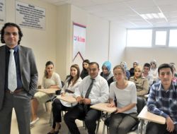 Gençlere Hem Burs, Hem İş Garantili Kurs Veriyor
