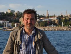 1,5 Yıl Sigortasız Çalıştırıldığı Gerekçesiyle Chp’deki Görevinden İstifa Etti