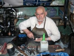 Çin Malı Ayakkabılar Tamircileri İşsiz Bırakıyor