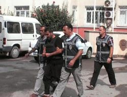 İki Kızının Gözü Önünde Eşini 26 Yerinden Bıçaklayarak Öldürdü