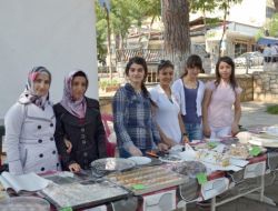 Bayındırlı Kız Öğrenciler Somali'ye Yardım Kermesi Düzenledi