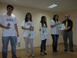 Işık Dershanesi, Başarılı Öğrenciye Dizüstü Bilgisayar Hediye Etti