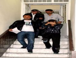 Polise Esrar Satmak İsterken Yakalandılar