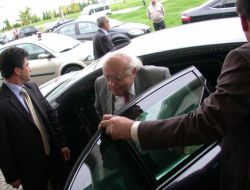 DEMİREL AZERBAYCAN'A GİTTİ