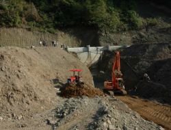 Karasu'da Köylere İçme Suyu Sağlayacak Barajın Yapımı Hızla Sürüyor