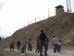Tunceli'de Baraj Protestosu..