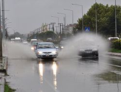 Edirne'de Yağmur Etkili Oluyor