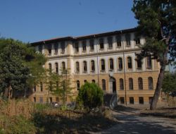 Fatih’teki Darüşşafaka’ya Ait Eski Okul Binası Yenileniyor