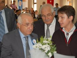 Yeni Anayasaya Katkı Yapmak İsteyen Çocuk, Tbmm Başkanı'nın Koltuğuna Oturacak