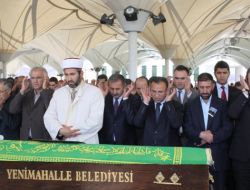 Kumrular Sokak'ta Yararlan Halis Öztürk'ün Ailesi, İki Acıyı Birden Yaşadı