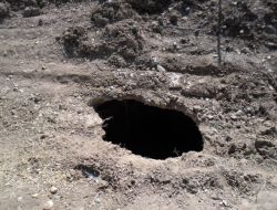 Bilim Adamları 300 Metre Derinliğindeki Çukuru Araştırıyor