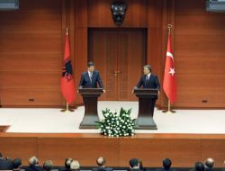 Türkiye'nin Arnavutluk'a Desteği Sürecek