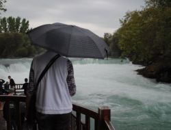 Manavgat'ta Gök Gürültülü Sağanak